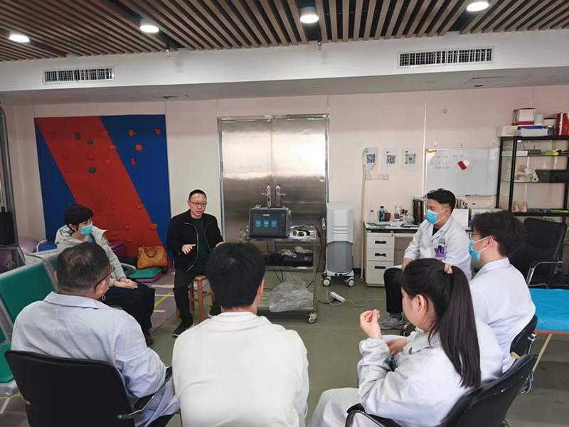 Το PBM Medical Laser και το Λαϊκό Νοσοκομείο Wuhan συνεργάζονται στο Laser Φυσικοθεραπείας